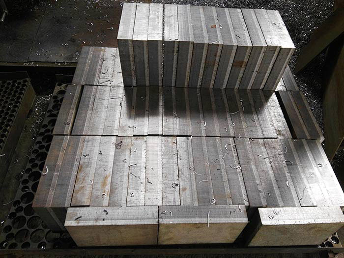 Giunti di transizione elettrica in alluminio-acciaio per raffineria di alluminio